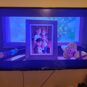 43inch LG TV Must Go! Because I got a bigger inch TV
